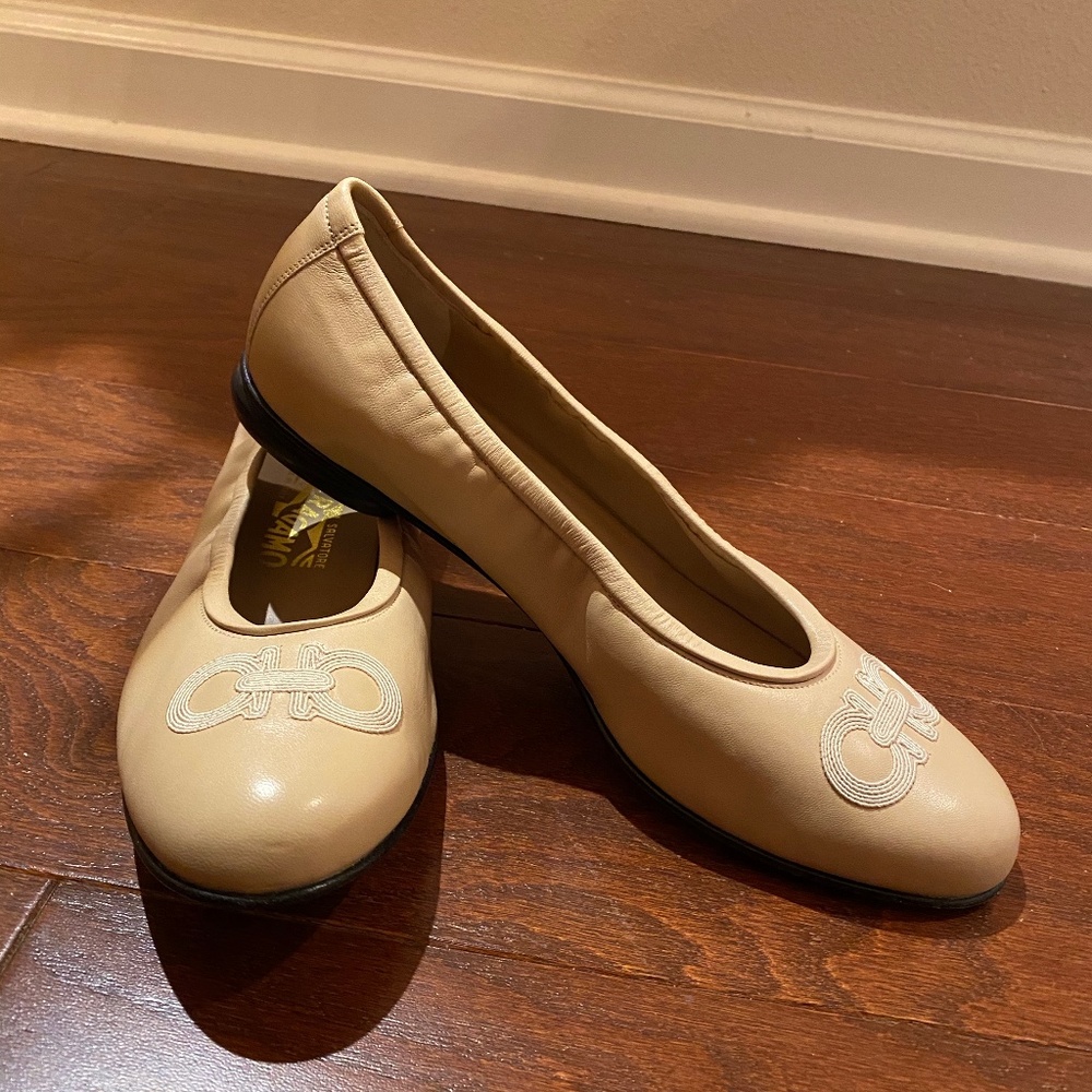 Ferragamo Tan Ballet Flats 9/12 B Never Worn!